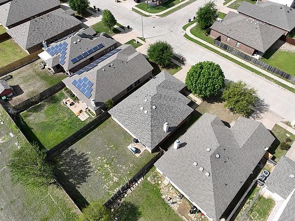 5th image of 825 Iona Dr