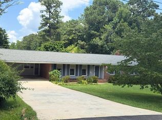 182 Robin Hood Dr, Newnan, GA 30263