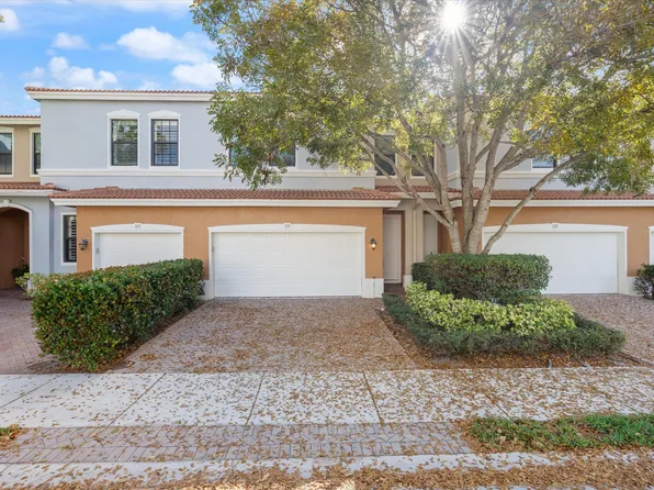 119 Gramercy Square Dr, Delray Beach, FL 33484