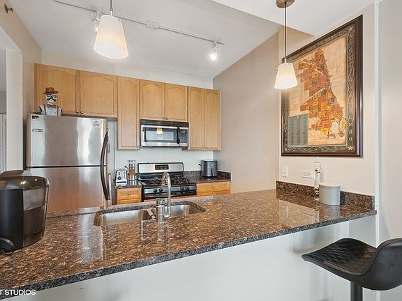 4th image of 1400 S Michigan Ave APT 1802