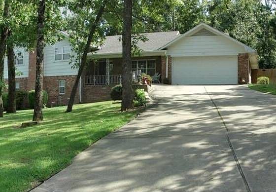 1st image of 1153 E Oaks Manor Dr