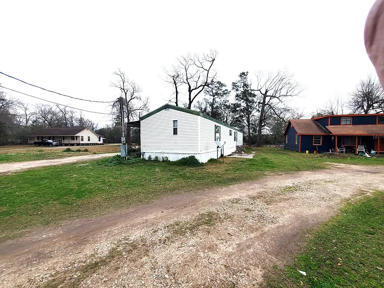 20327 Clyde Dr #B — Photo 8