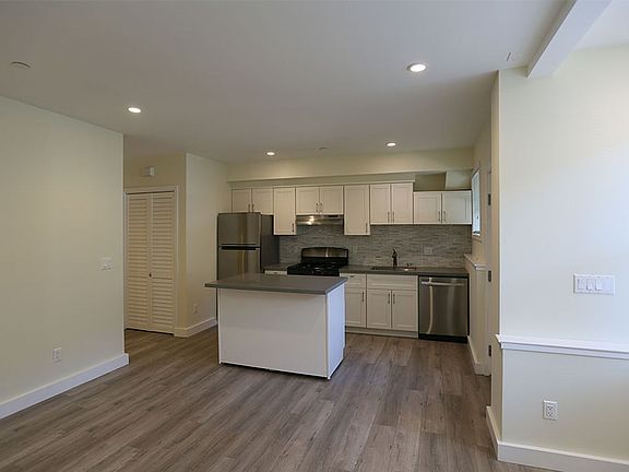 2nd image of 1212 Utah St