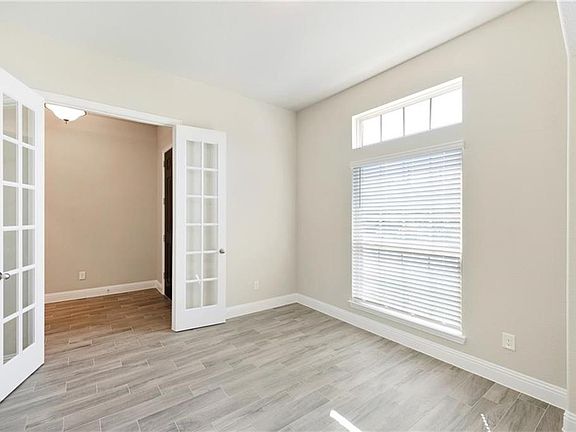 4th image of 5732 Amphora Ave