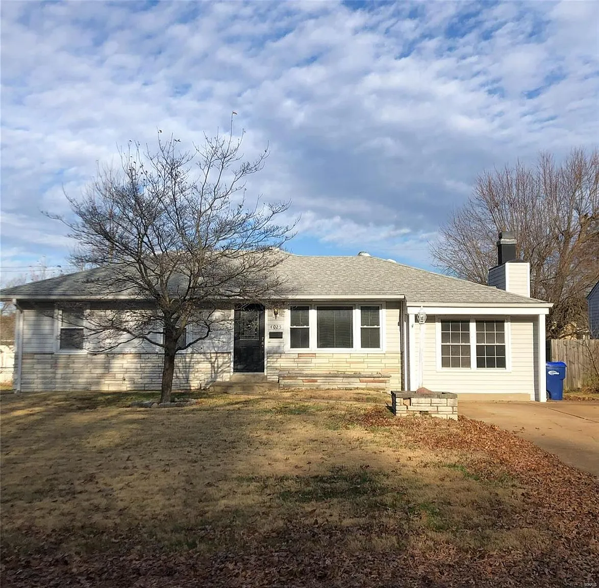 4025 Dolbil Dr photo 1