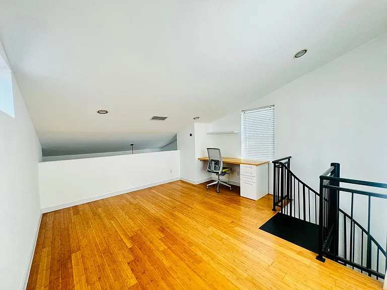 5900 Toscana Ave — Photo 20