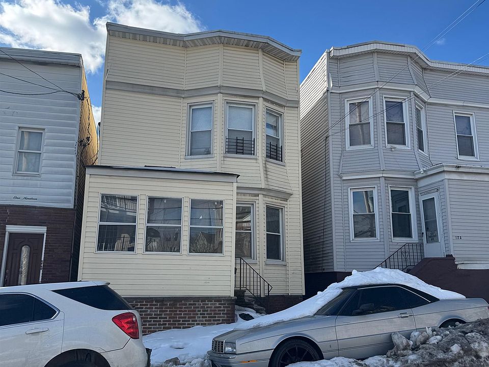 1st image of 121 Carteret Ave #2