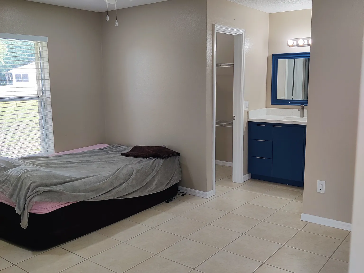 3 bed, 1200 sqft, $1,500 — Photo 4