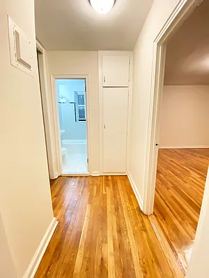 Rented by Queens Apartments Realty LLC | media 14