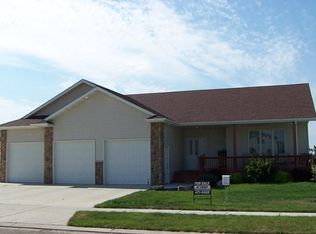 2212 La Corte Loop, Bismarck, ND 58503