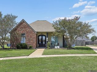 6719 Woodside Dr, Zachary, LA 70791