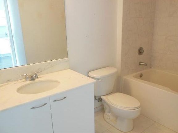 4th image of 133 NE 2nd Ave APT 608