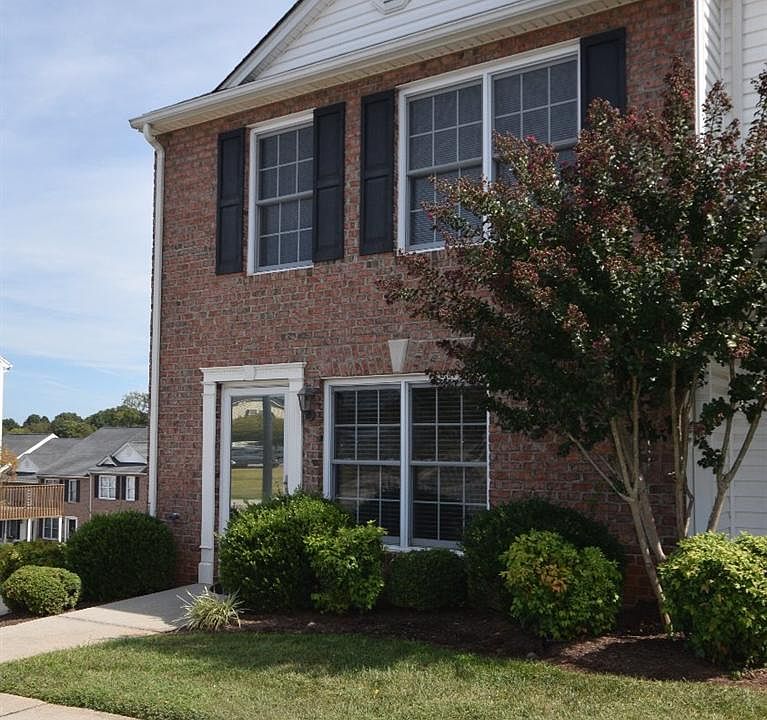 1st image of 629 Wyndhurst Dr