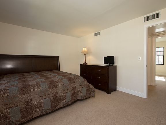 4th image of 118 Mitchell Pl