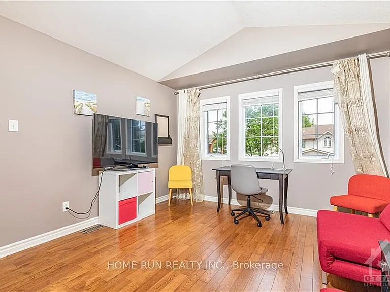 2 Borealis Cres — Photo 15