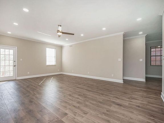 4th image of 2225 Valencia Dr