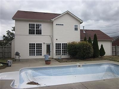 3rd image of 324 Village Pkwy