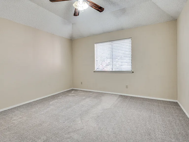 2617 Isbella Dr — Photo 21
