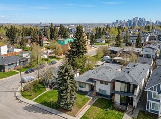 1708 29th St SW, Calgary, AB T3C1M4