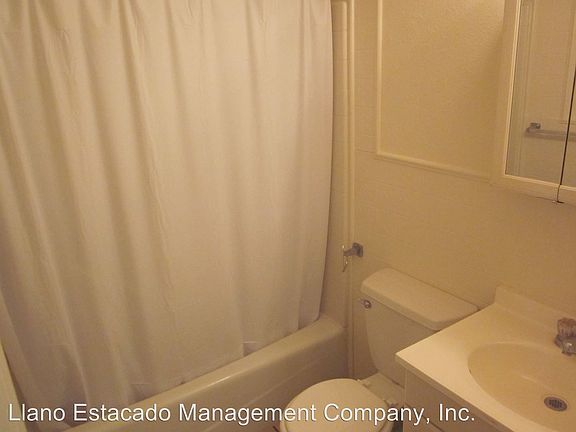 4th image of 2618 10th Ave APT 18