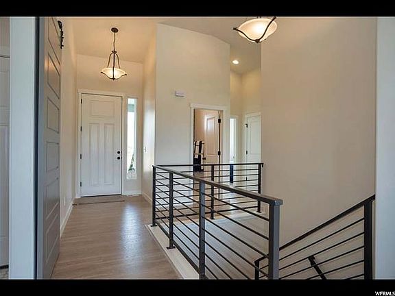 5th image of 1526 E Aspen Grove Dr