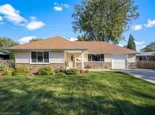 1027 Country Club Ln, Schaumburg, IL 60193