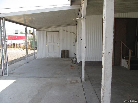 3rd image of 1876 Artesia Dr
