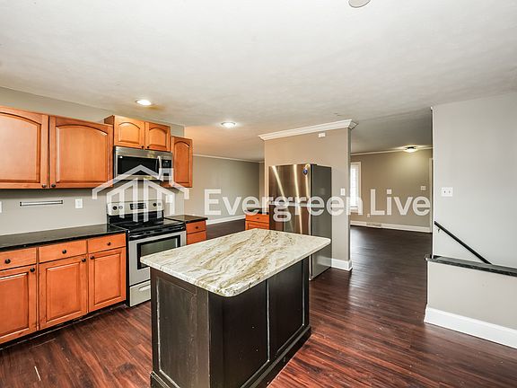 4th image of 20567 Hemlock Cir