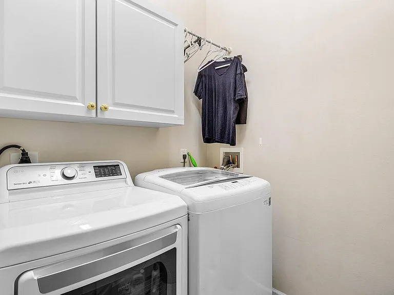 1875 Highland Grove Dr — Photo 24