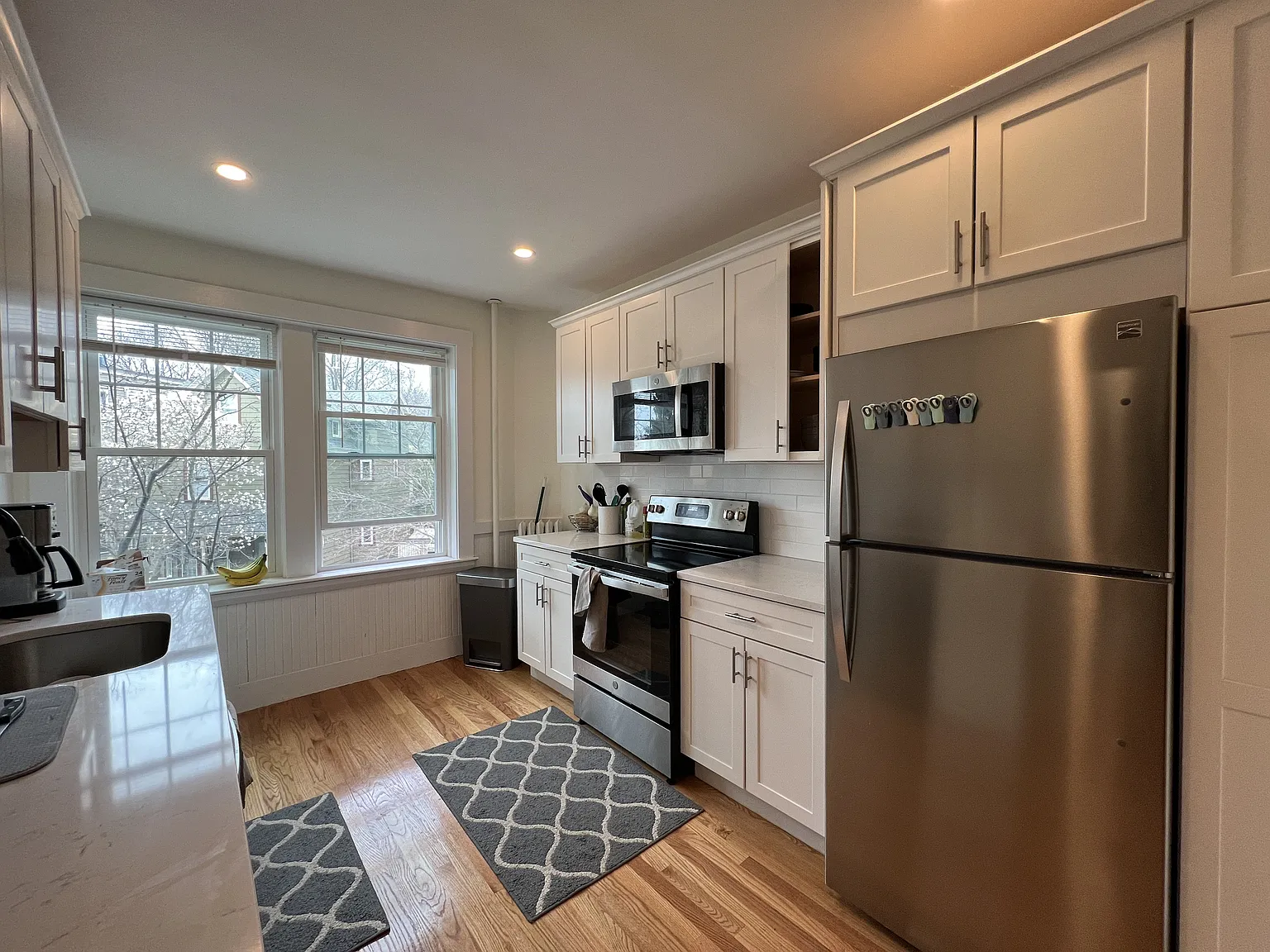2 bed, 900 sqft, $3,600 — Photo 1