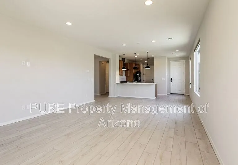 17568 W Missouri Ave — Photo 5
