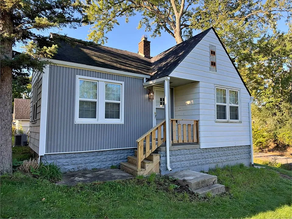 Pomona Dr, Redford — Photo 1