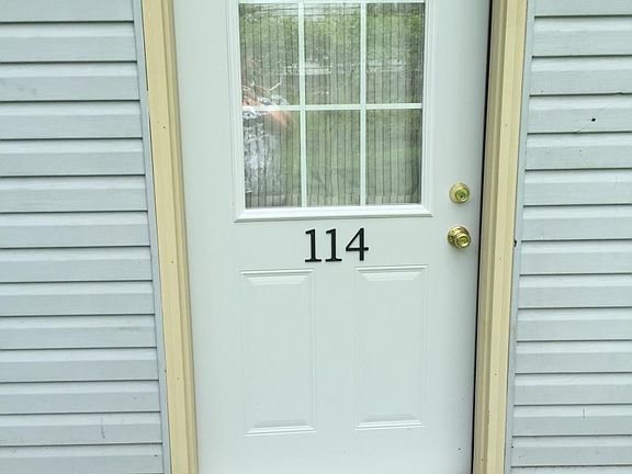 3rd image of 114 N Manhattan Ave