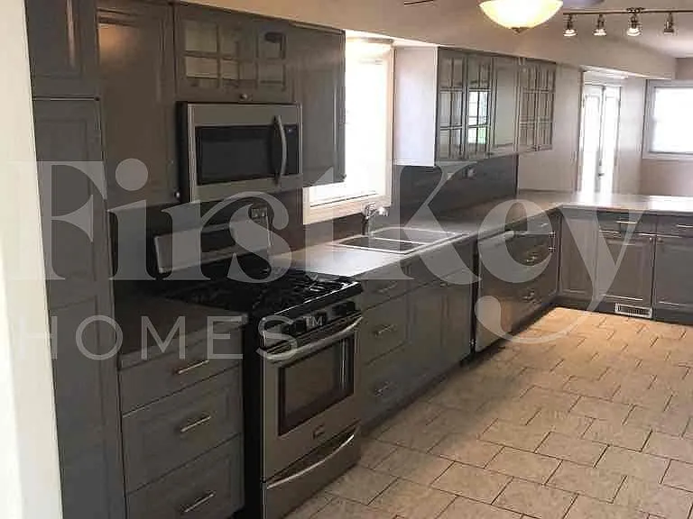1023 Bothwell Ct — Photo 4