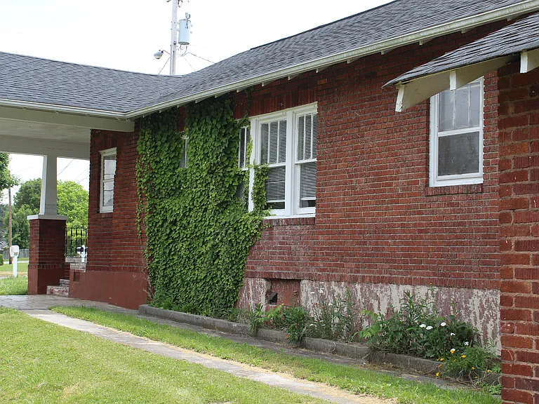 305 Allen Ave — Photo 17