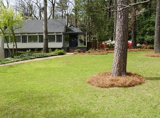 2466 Ridgewood Rd NW, Atlanta, GA 30318