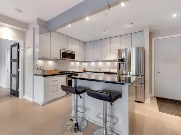 530 Raven Woods Dr #210, Burrard Inlet 3, BC V7G 2T5