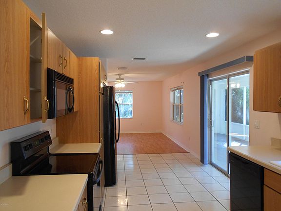 5th image of 66 Birchwood Dr
