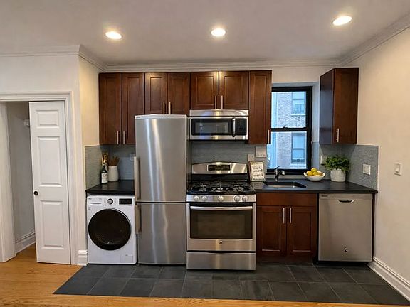 4th image of 315 Lincoln Pl APT 2H