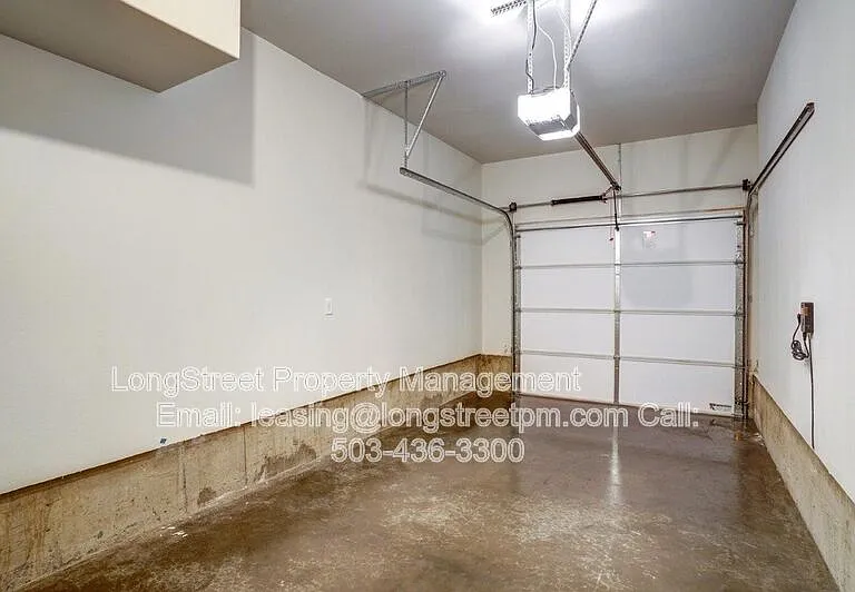 482 S Monmouth Ave — Photo 35