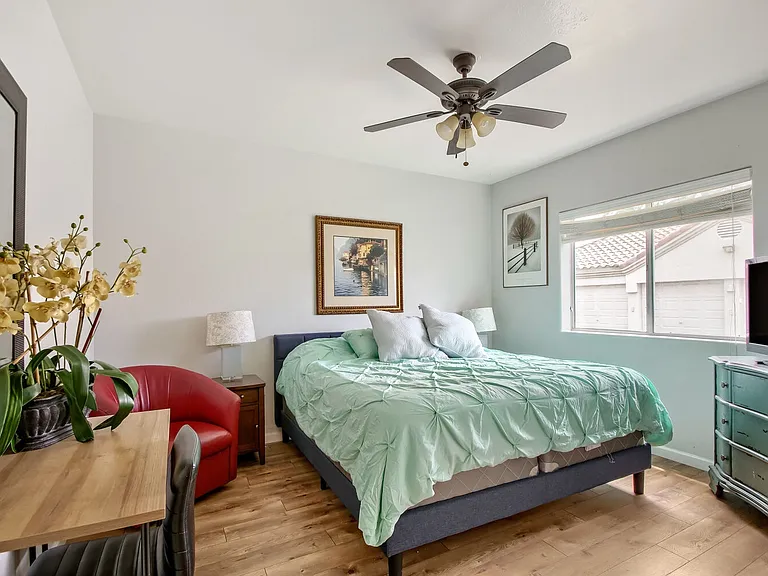 10401 N 52nd St #105 — Photo 8