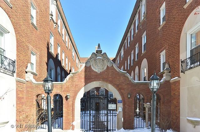 1st image of 1544 W Sherwin Ave APT 3N