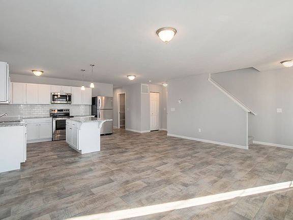4th image of 10555 Sunbranch Dr