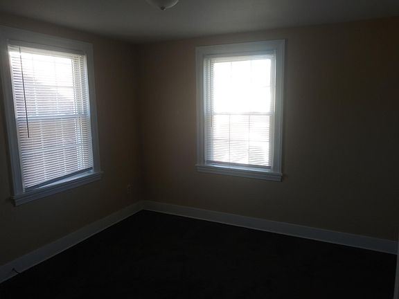 2nd image of 546 Perkins Dr NW