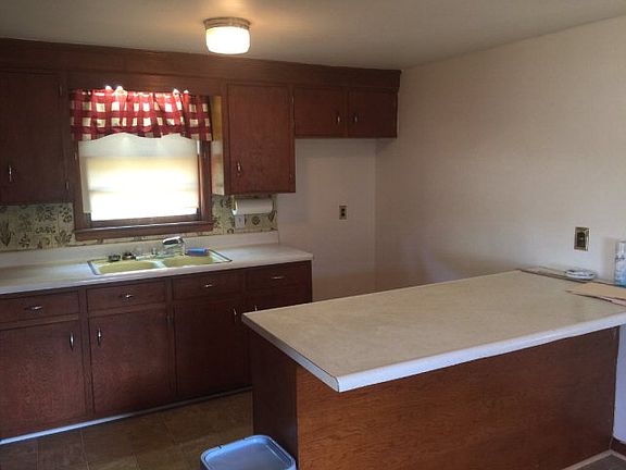 2nd image of 1600 3rd St