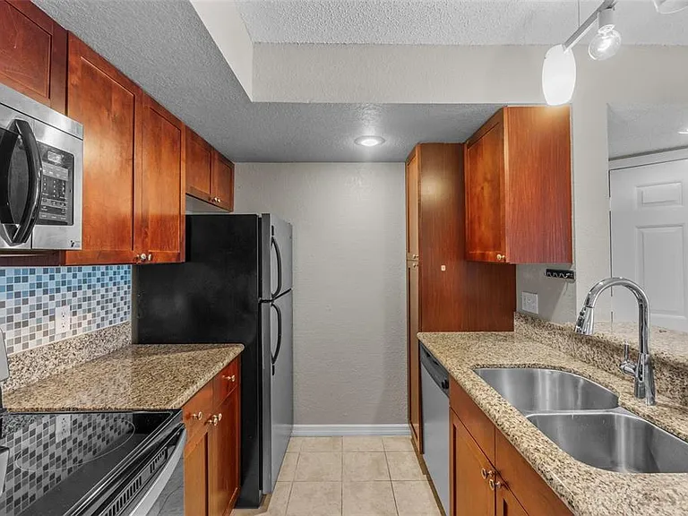 5116 Conroy Rd #15 — Photo 29