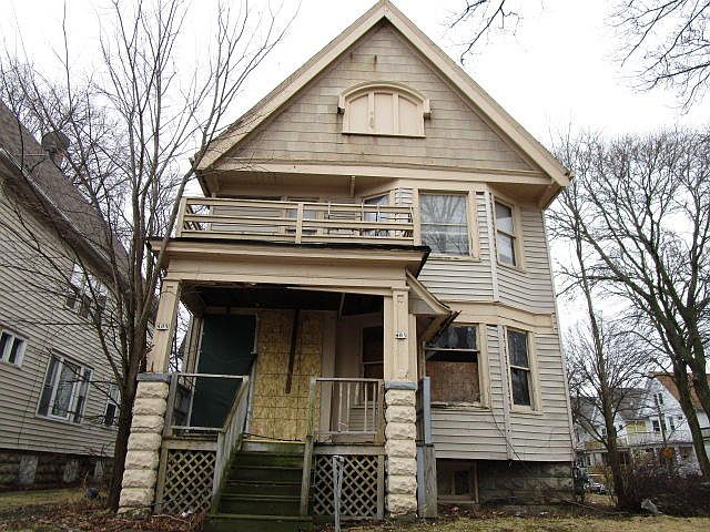 1st image of 403 E Auer Ave