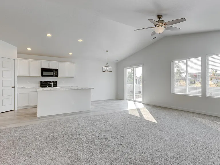 3421 W Charlene St — Photo 8