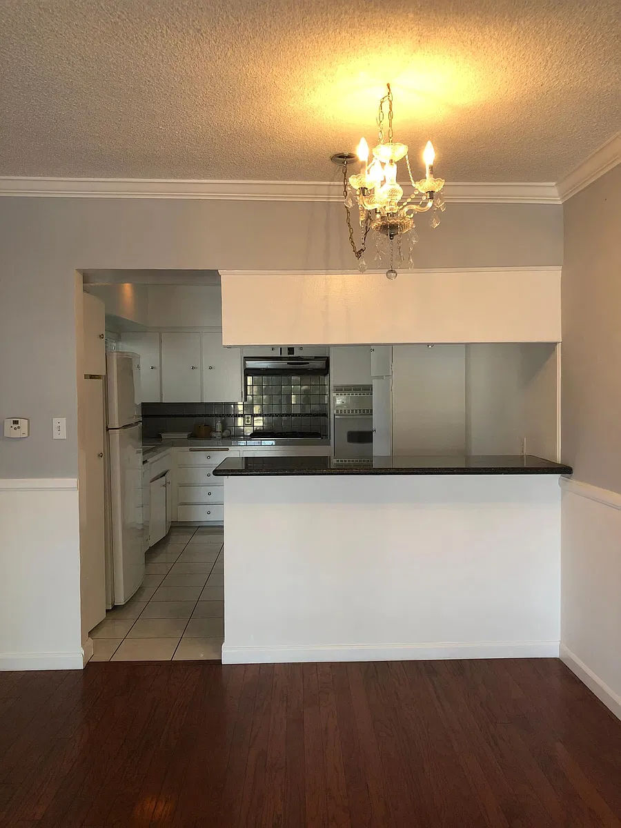 Building Photo - 1114 N Harper Ave #12