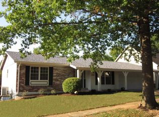 688 Woodrun Ct, Ballwin, MO 63021